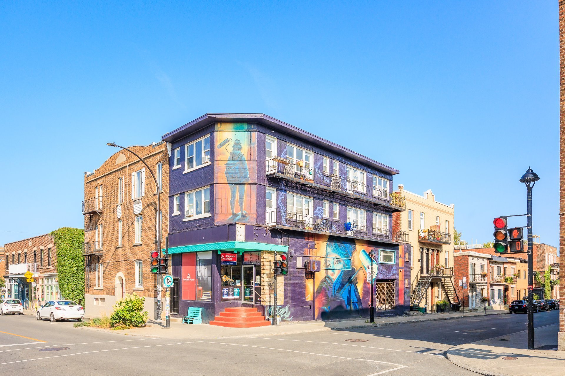200 Rue Rachel E.