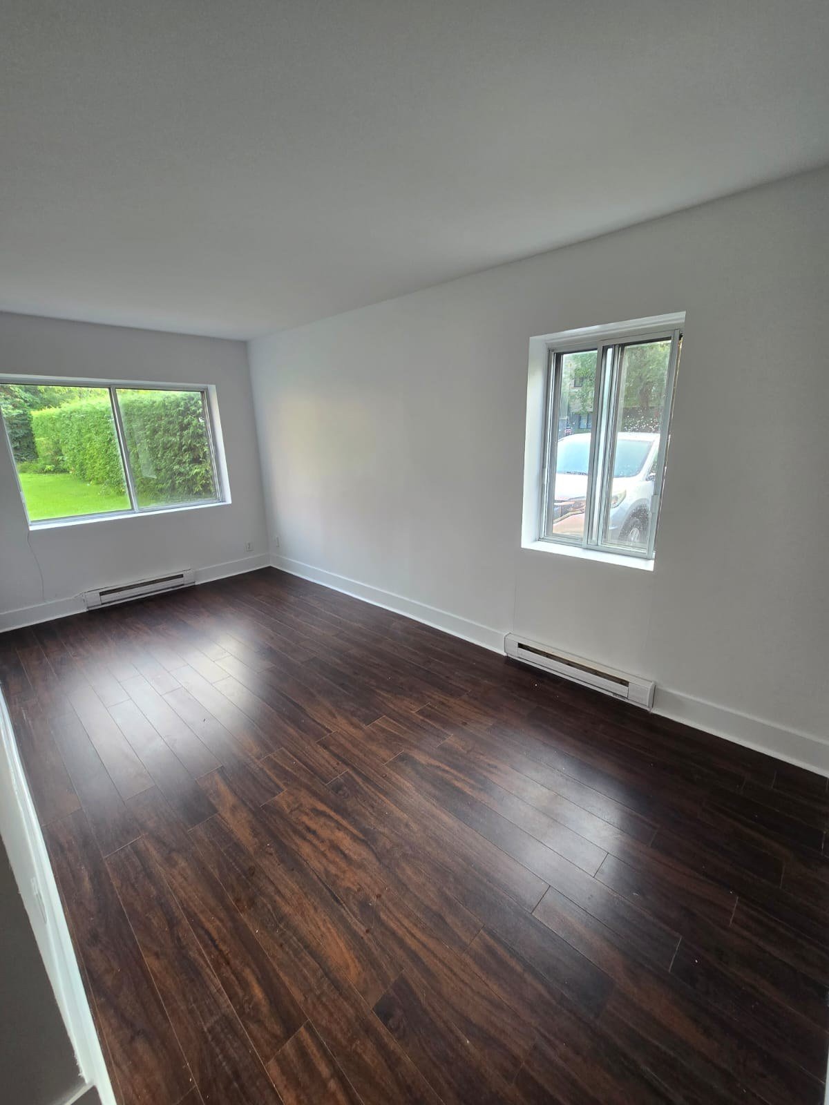 #2 - 283 45e Avenue