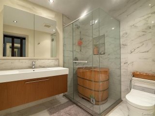 Ensuite bathroom