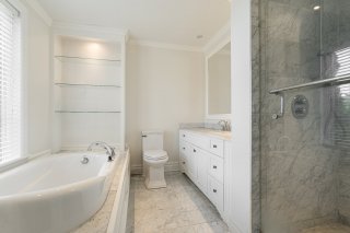 Salle de bains attenante à la CCP