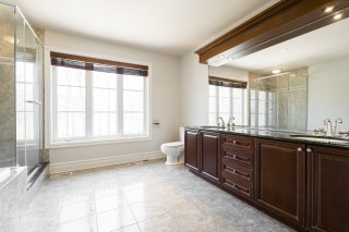 Salle de bains attenante à la CCP