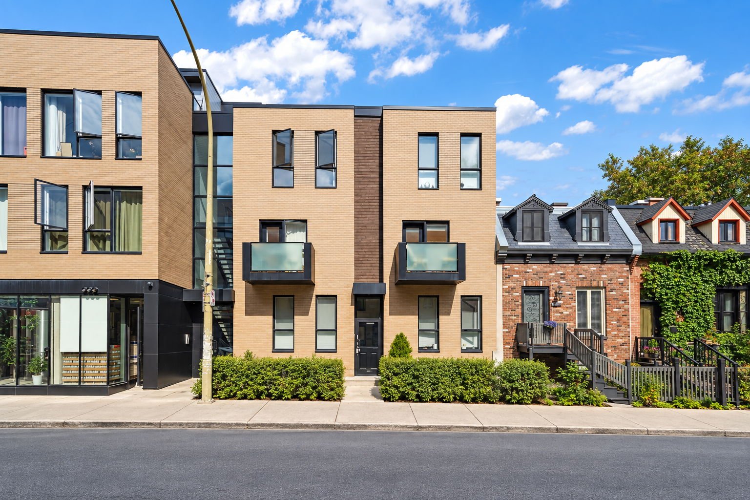 #201 - 3577 Av. Coloniale