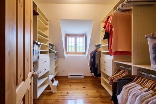 Walk-in closet