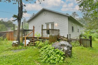 905 Ch. de Val-des-Lacs