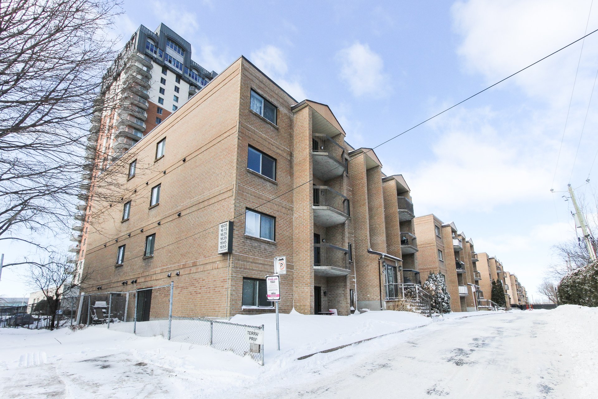 #22 - 1655 Boul. du Souvenir