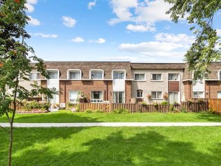 361 Rue Hyman