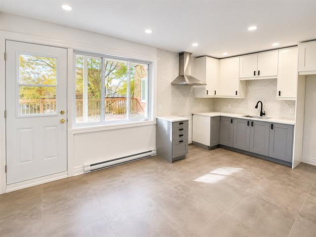 1482 Rue Barré