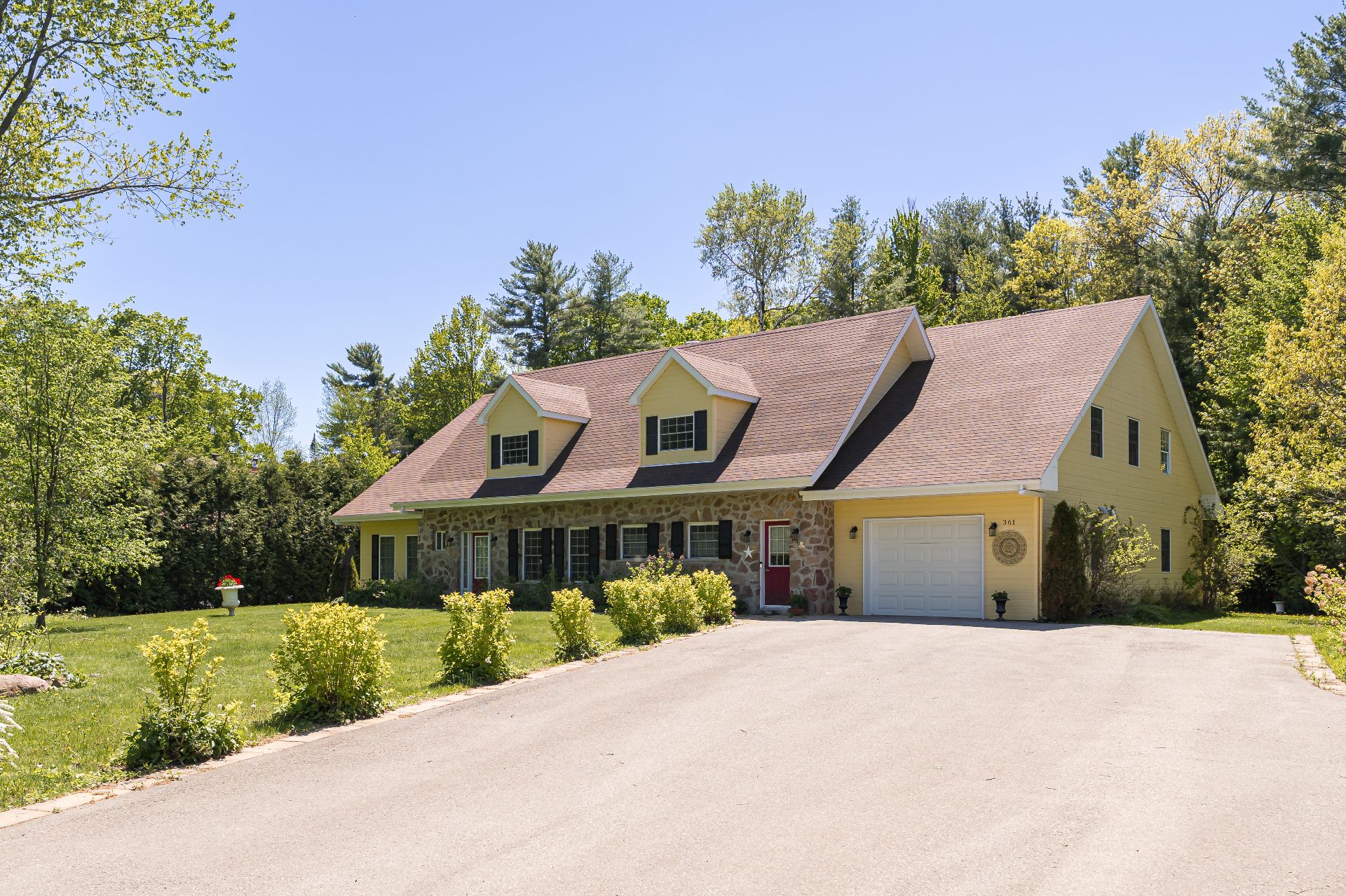 361 Rue Main