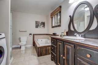 Ensuite bathroom