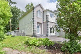 3805 Rue Antoine-Blondin