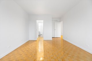 #902-5320 Av. MacDonald Côte-Saint-Luc