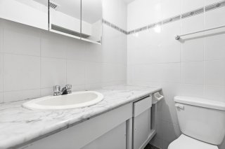 #902-5320 Av. MacDonald Côte-Saint-Luc