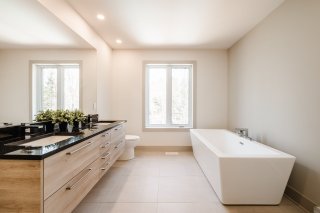 Ensuite bathroom