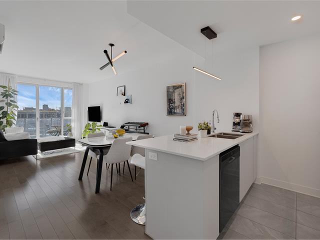 #607 - 5265 Rue MacKenzie