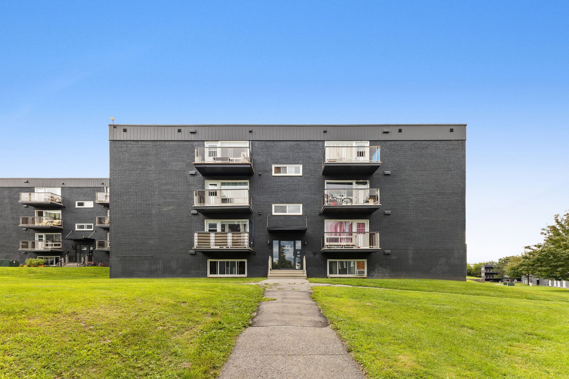 #203 - 77 Rue Pearson