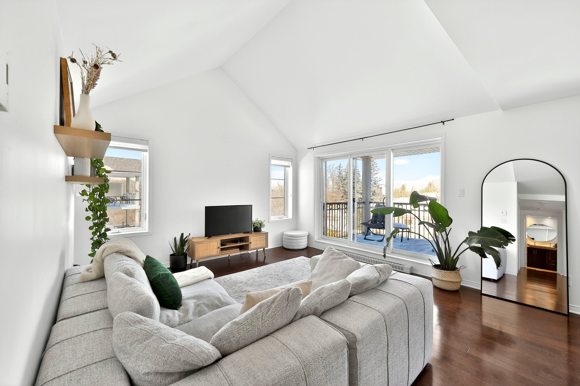 #303 - 1245 Rue de St-Sébastien