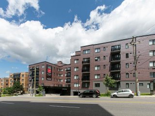 #105 - 4851 Ch. de la Côte-St-Luc