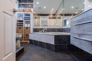 Salle de bains attenante à la CCP