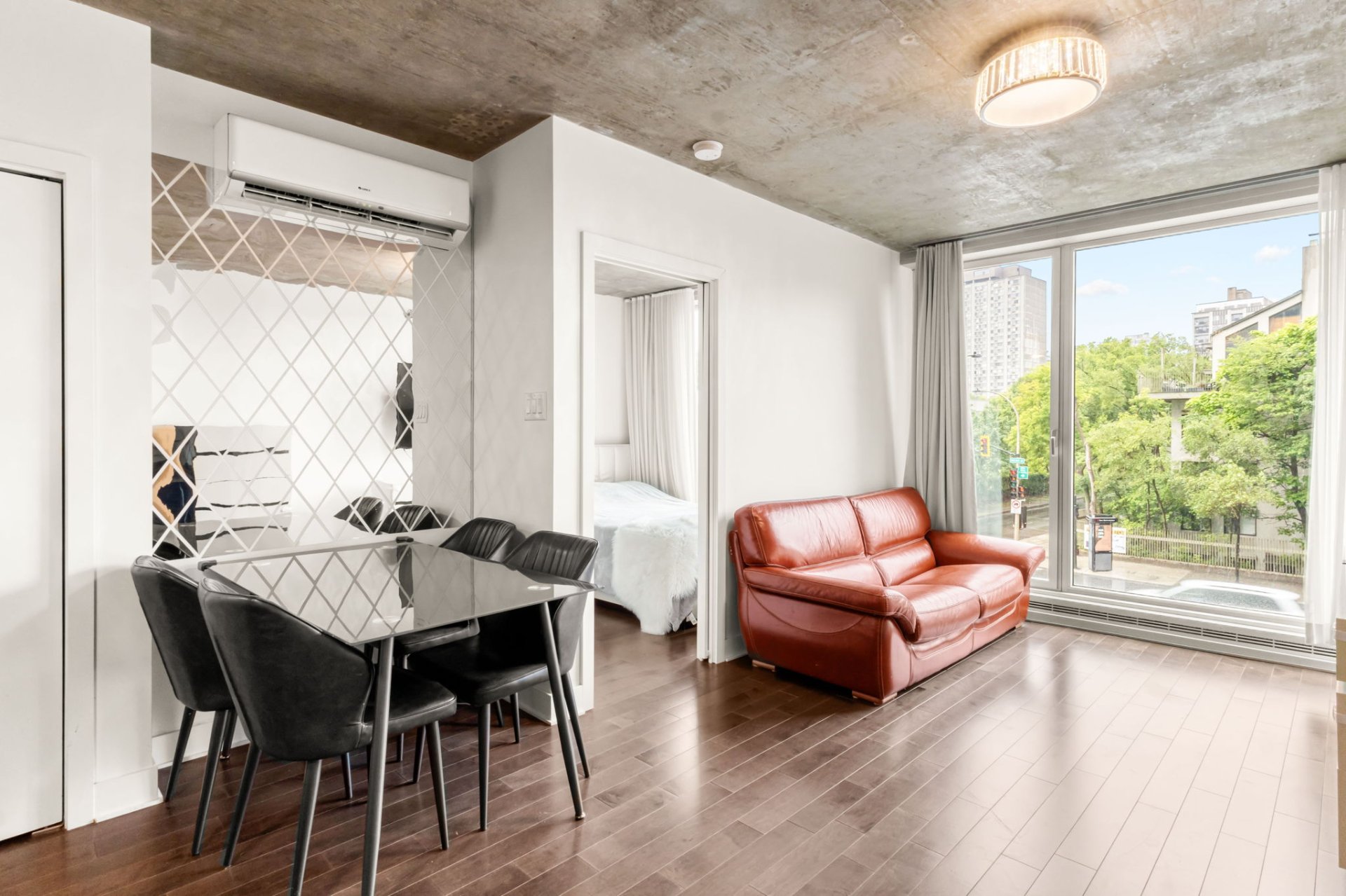 Joelle Bitar / #16585160