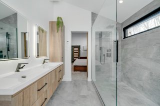 Salle de bains attenante à la CCP