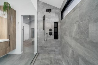 Salle de bains attenante à la CCP