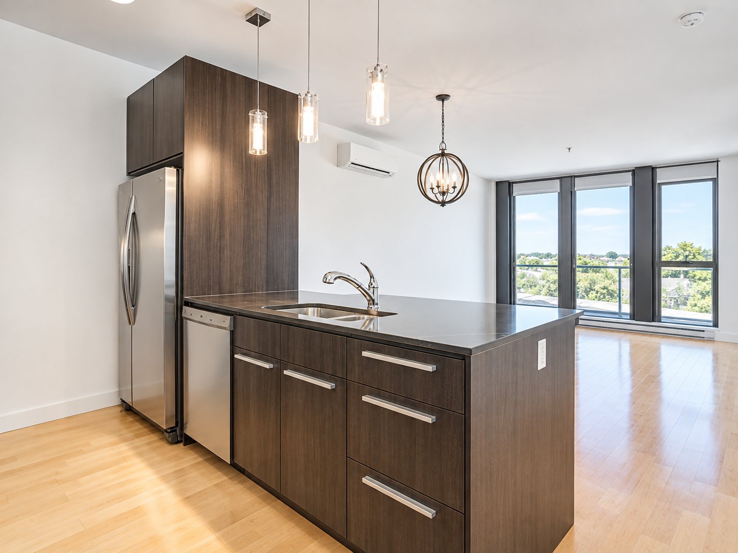 #412 750 32e Avenue