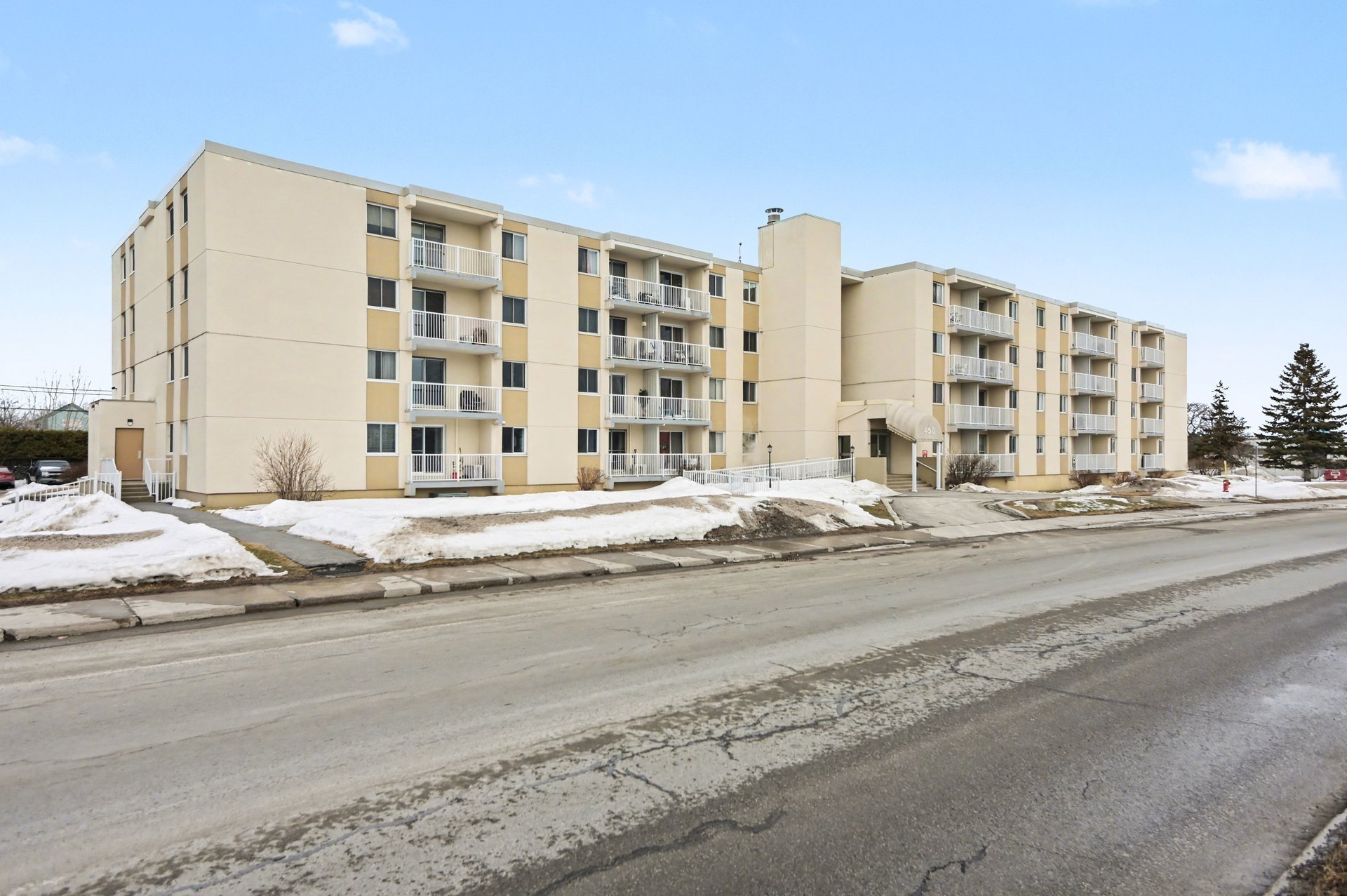 #203 - 450 Boul. Wilfrid-Lavigne