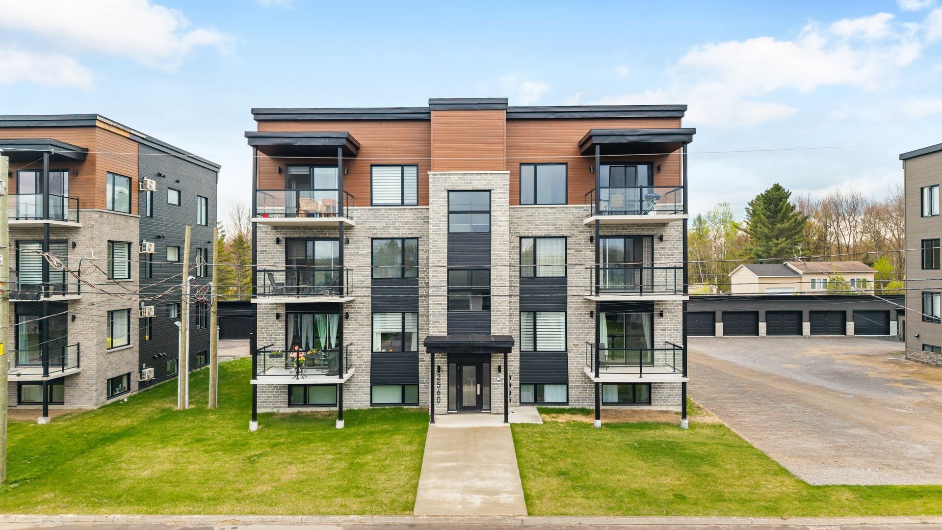 #7 - 2560 Rue du Prieuré