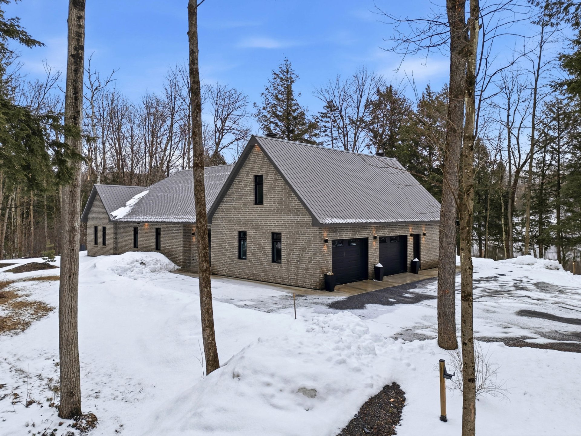  825 Rue du Terrier
