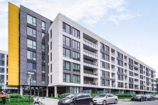 #211 - 75 Rue De Castelnau O.