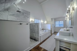 Ensuite bathroom