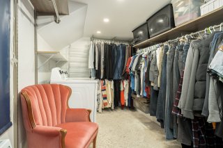 Walk-in closet