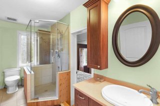 Ensuite bathroom