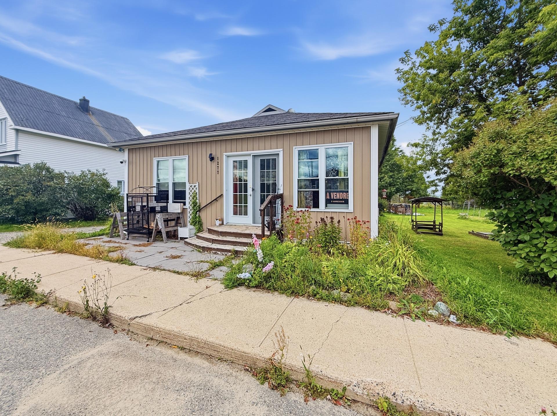  1277 Rue Principale