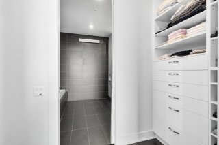 Walk-in closet