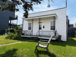 325 9e Avenue — photo 1