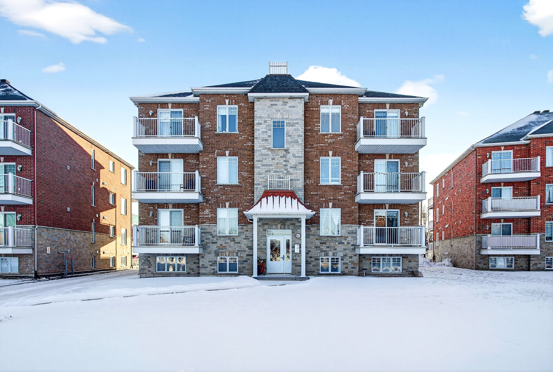 #202 - 804 Rue de la Poterie