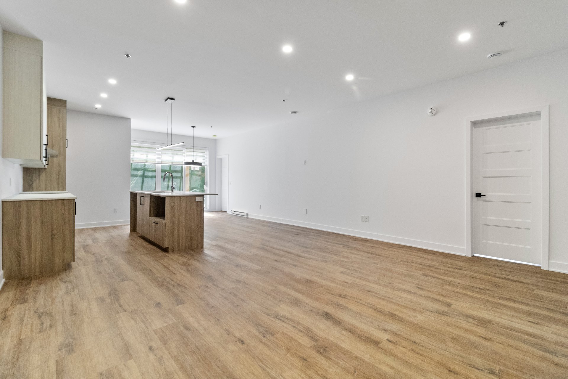 #301 - 96 Boul. de Chambery