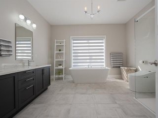 Salle de bains attenante à la CCP