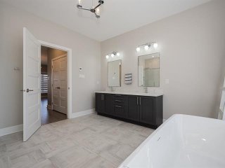 Salle de bains attenante à la CCP