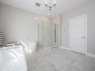 Salle de bains attenante à la CCP