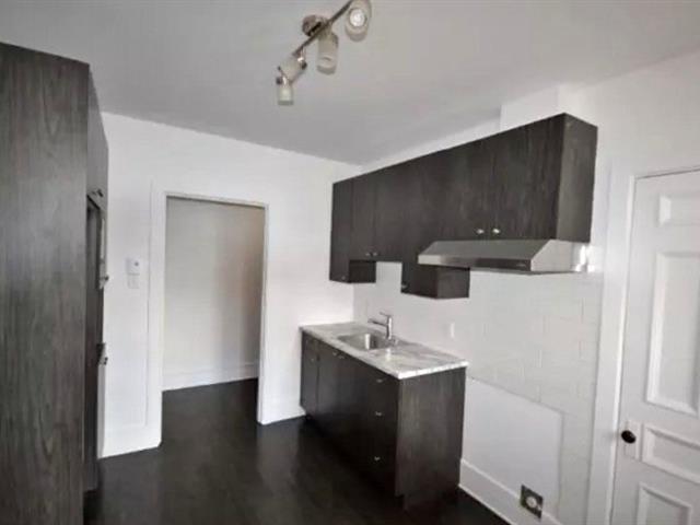 4770 Rue Adam