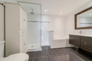 Ensuite bathroom
