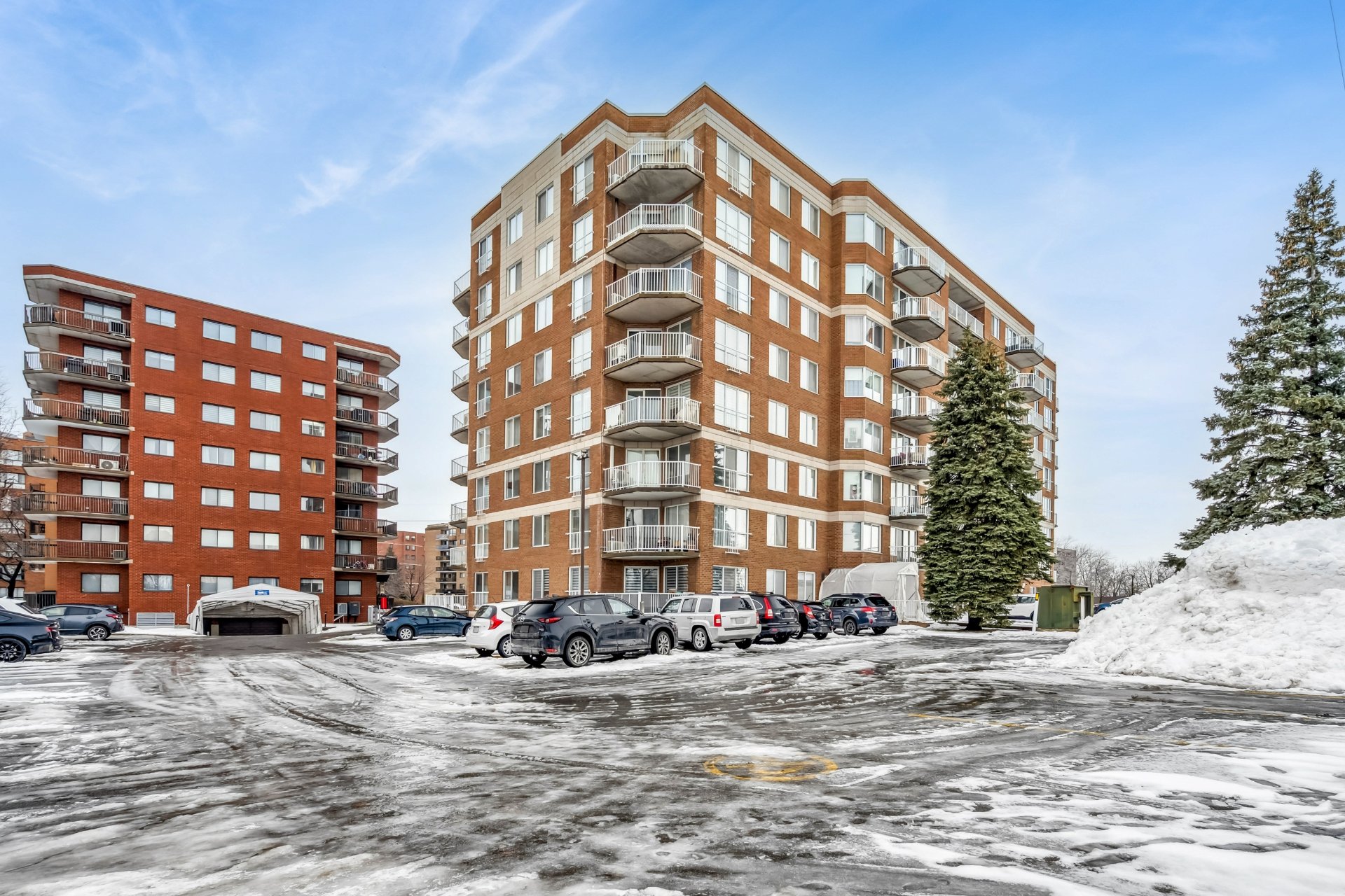 #107 6901 Boul. des Roseraies