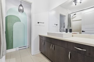Ensuite bathroom