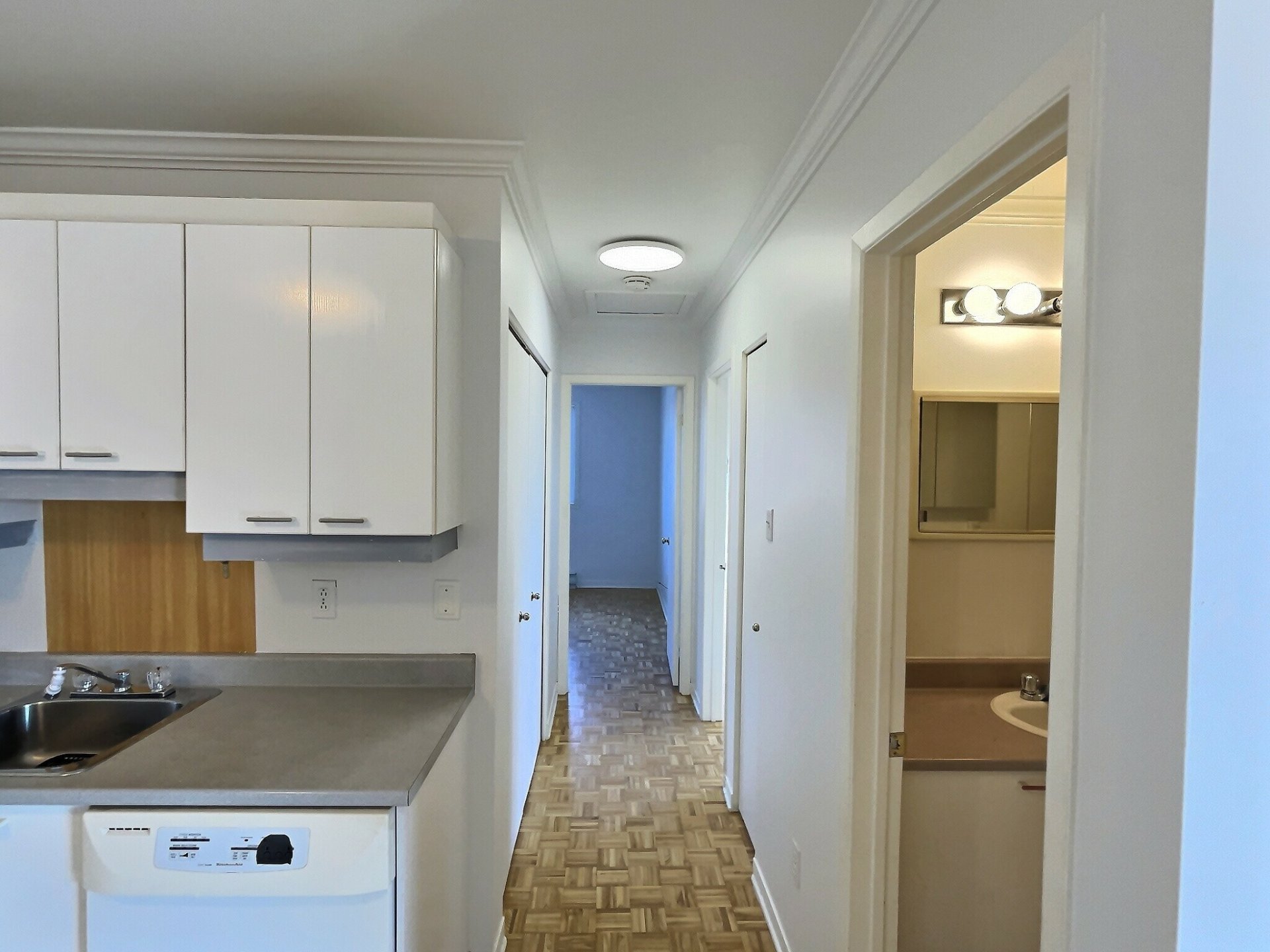 #402 - 2375 Rue Henri-Cyr