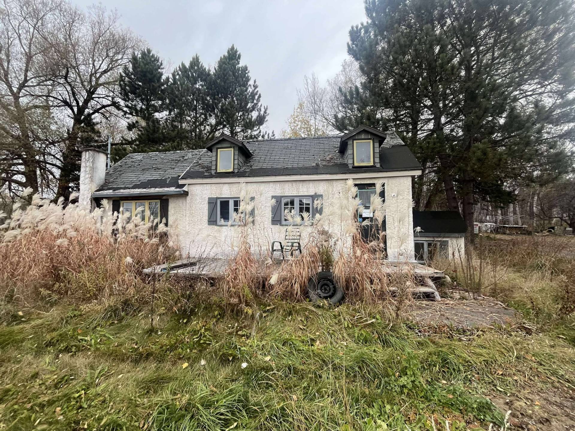 211 Ch. du Domaine-Paradis