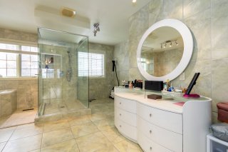 Ensuite bathroom