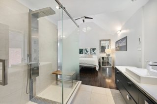 Salle de bains attenante à la CCP