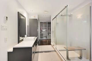 Salle de bains attenante à la CCP